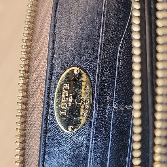 LOEWE Anagram Tassel Women's Long Wallet Champagne Gold Leather - Picture 10 of 15